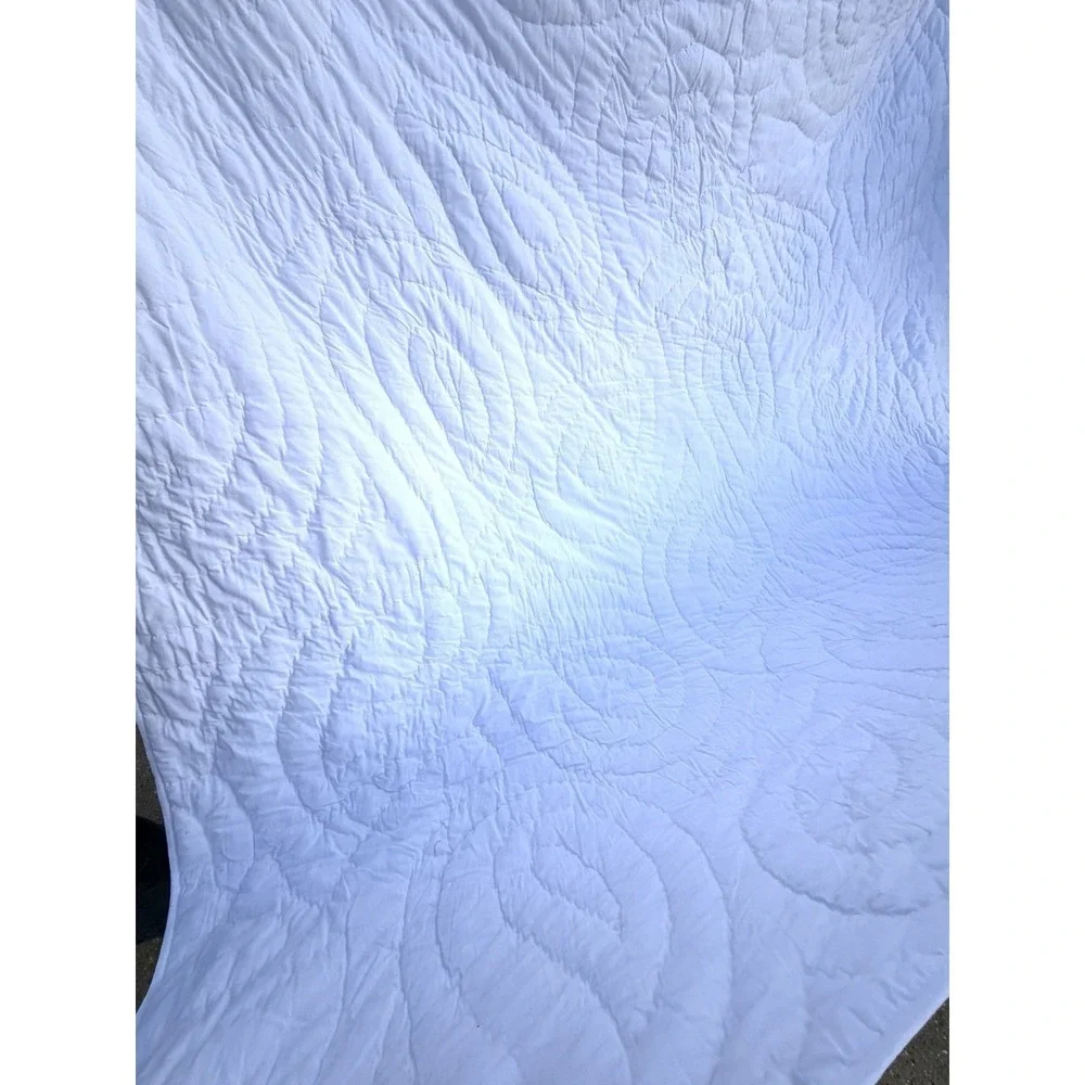Pottery Barn Queen Cloud Quilt Classic White/White Cotton‎ Paisley No Shams